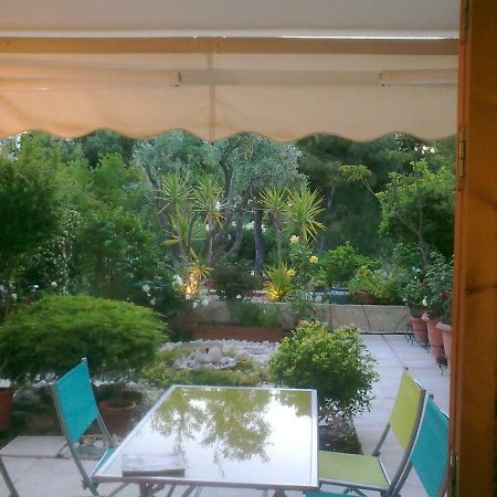 Comfortable Garden Apt Near Vouliagmeni Beach Athen Eksteriør billede