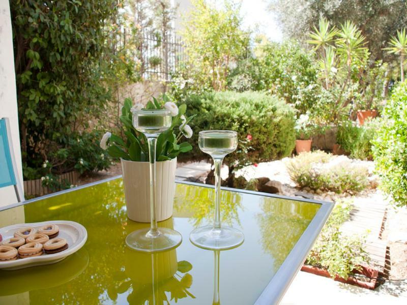 Comfortable Garden Apt Near Vouliagmeni Beach Athen Eksteriør billede
