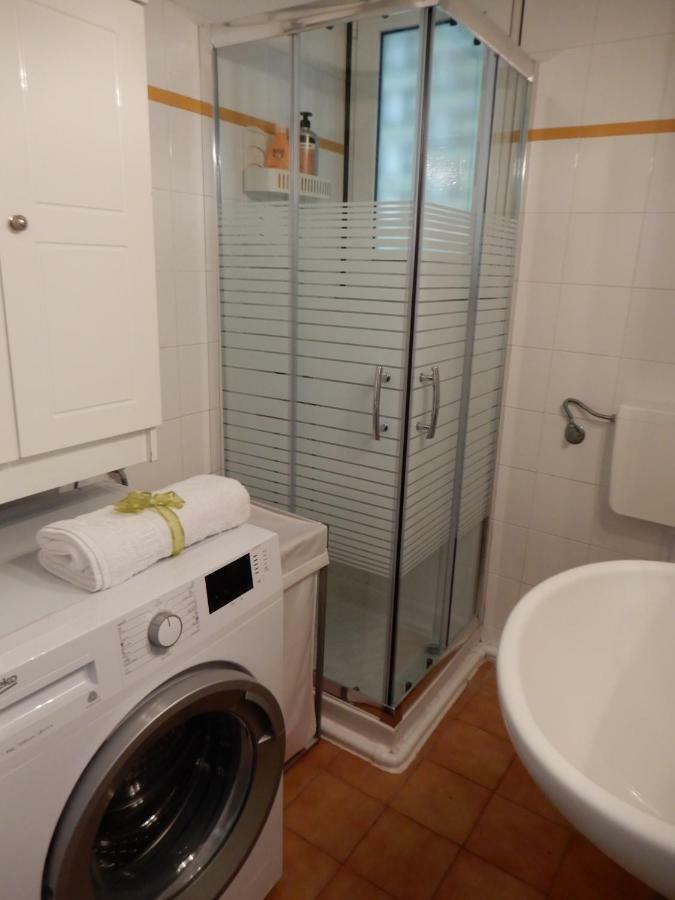 Comfortable Garden Apt Near Vouliagmeni Beach Athen Eksteriør billede